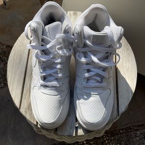 Nike Court Borough Mid Size 9 Women